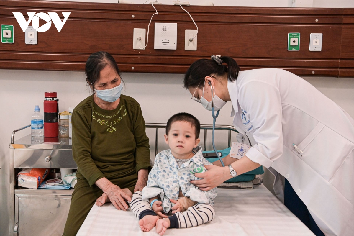 Miễn viện phí toàn dân: Người dân sẽ được hưởng theo lộ trình nào?