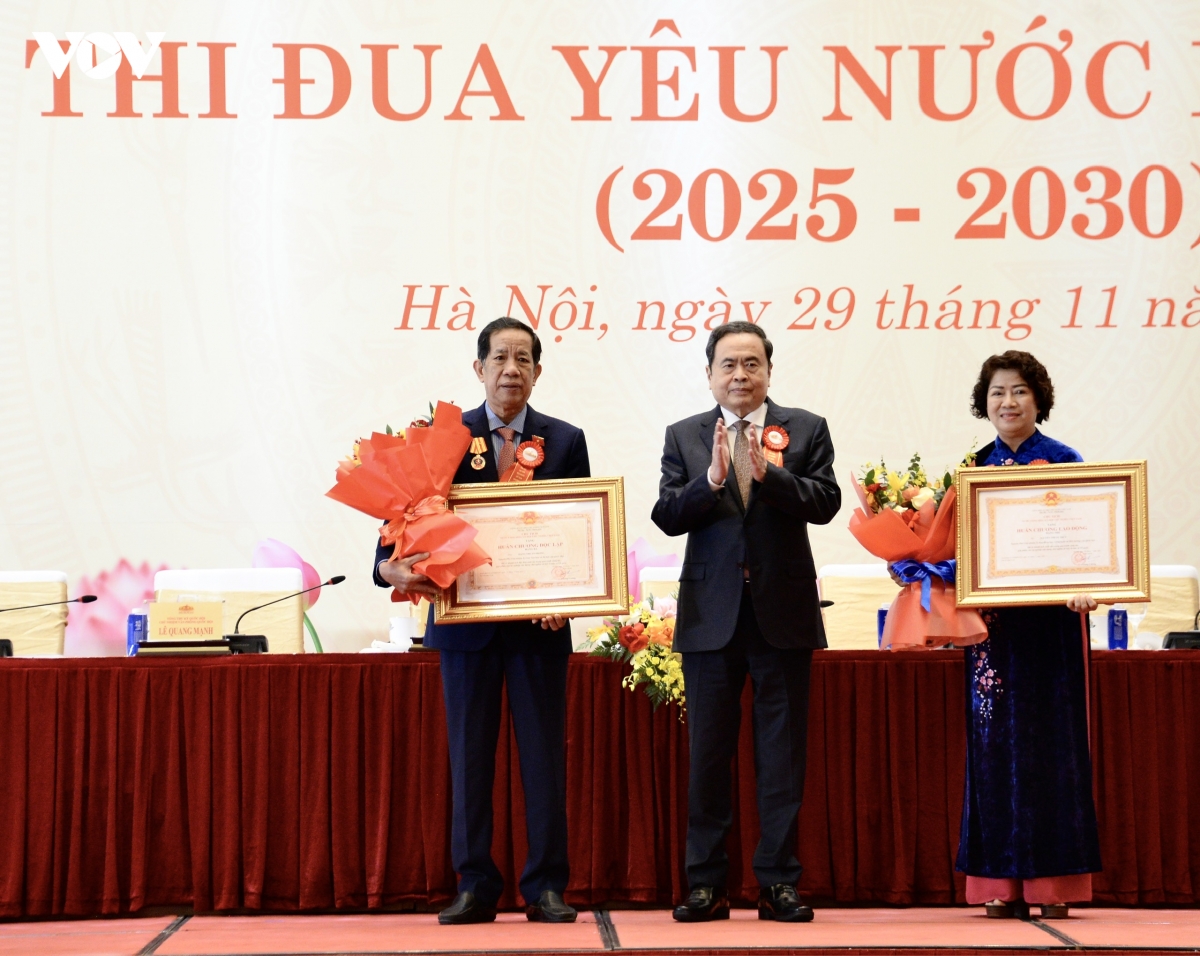 chu tich quoc hoi thi dua thuc hien co hieu qua hoat dong doi moi cua quoc hoi hinh anh 2