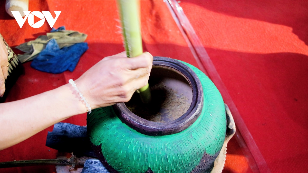 sac mau le cung trang cua dong bao khmer hinh anh 8