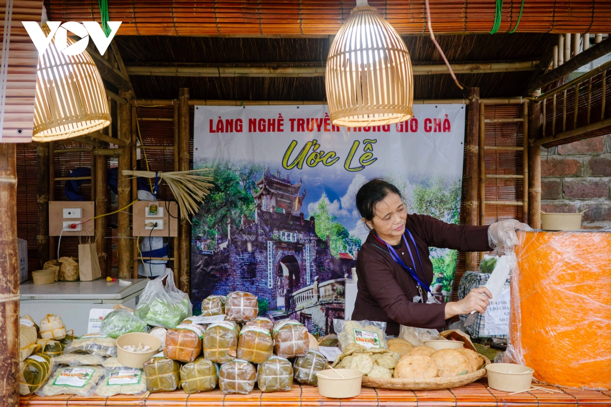 festival thang long ha noi 2025 buc tranh da sac van hoa hoi tu ve van mieu hinh anh 23