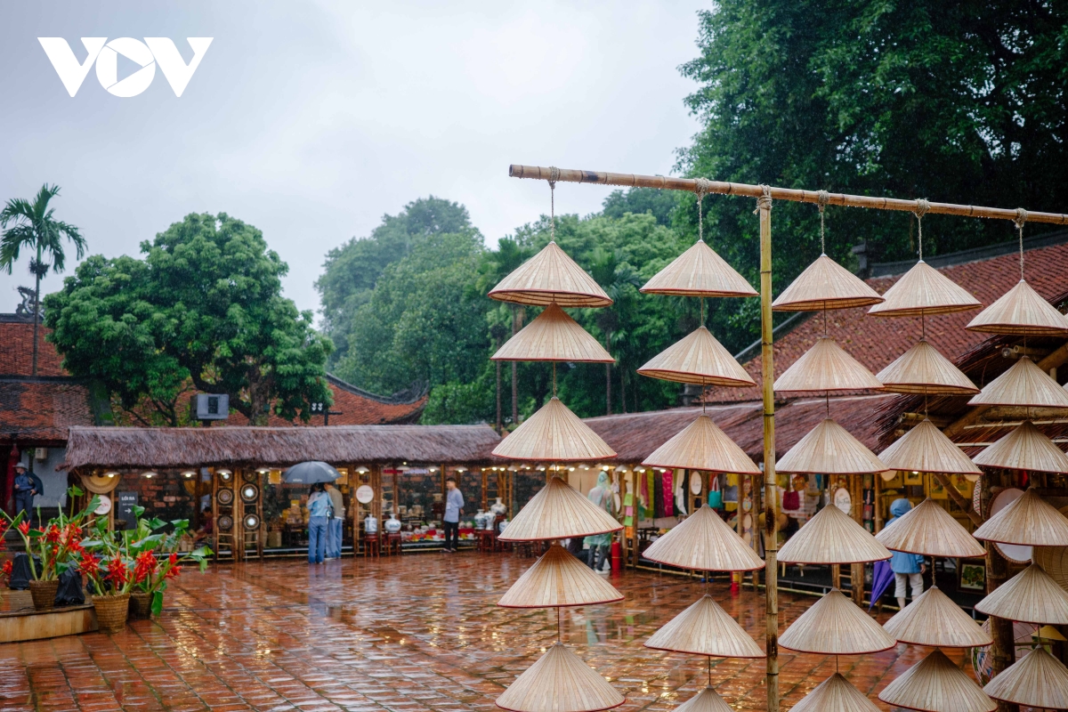 festival thang long ha noi 2025 buc tranh da sac van hoa hoi tu ve van mieu hinh anh 2
