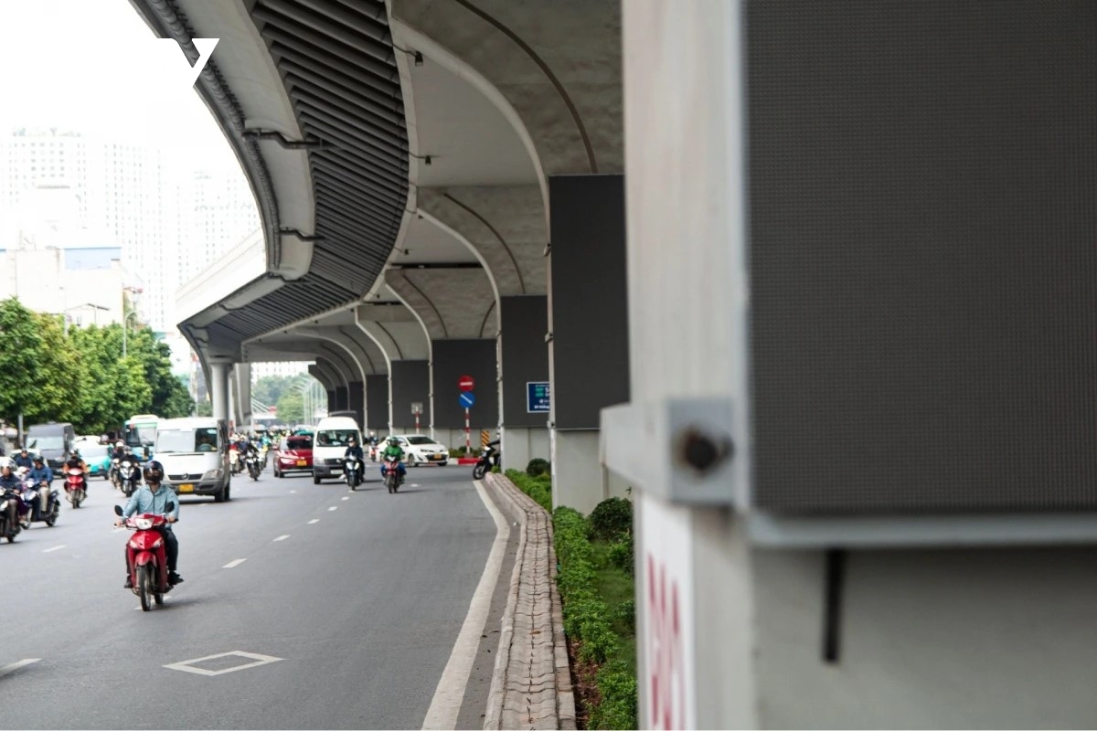 Hà Nội thí điểm lắp hơn 200 màn hình led dưới cầu cạn Vành đai 2