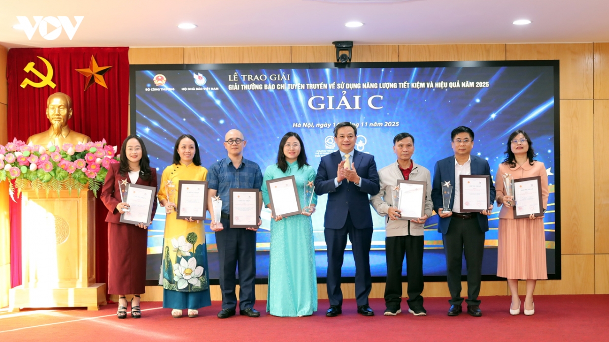 trao giai cho 40 tac pham viet ve su dung nang luong tiet kiem - hieu qua 2025 hinh anh 6
