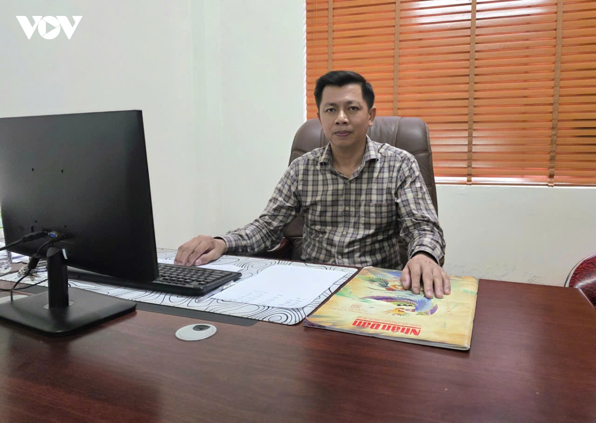 cu the hoa nghi quyet dai hoi Dang bang can bo robot ai hinh anh 4