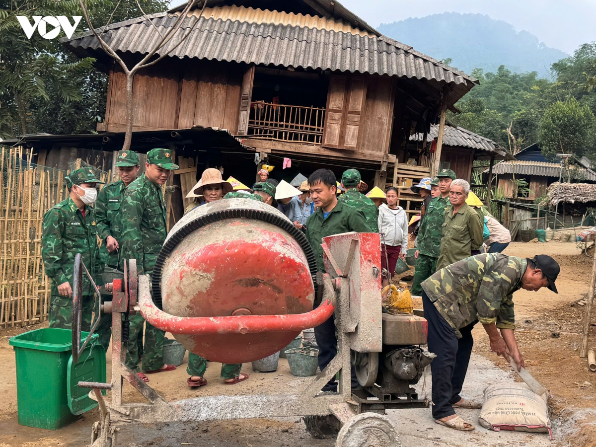 thap sang vung bien bang mo hoi va trai tim nguoi linh hinh anh 3