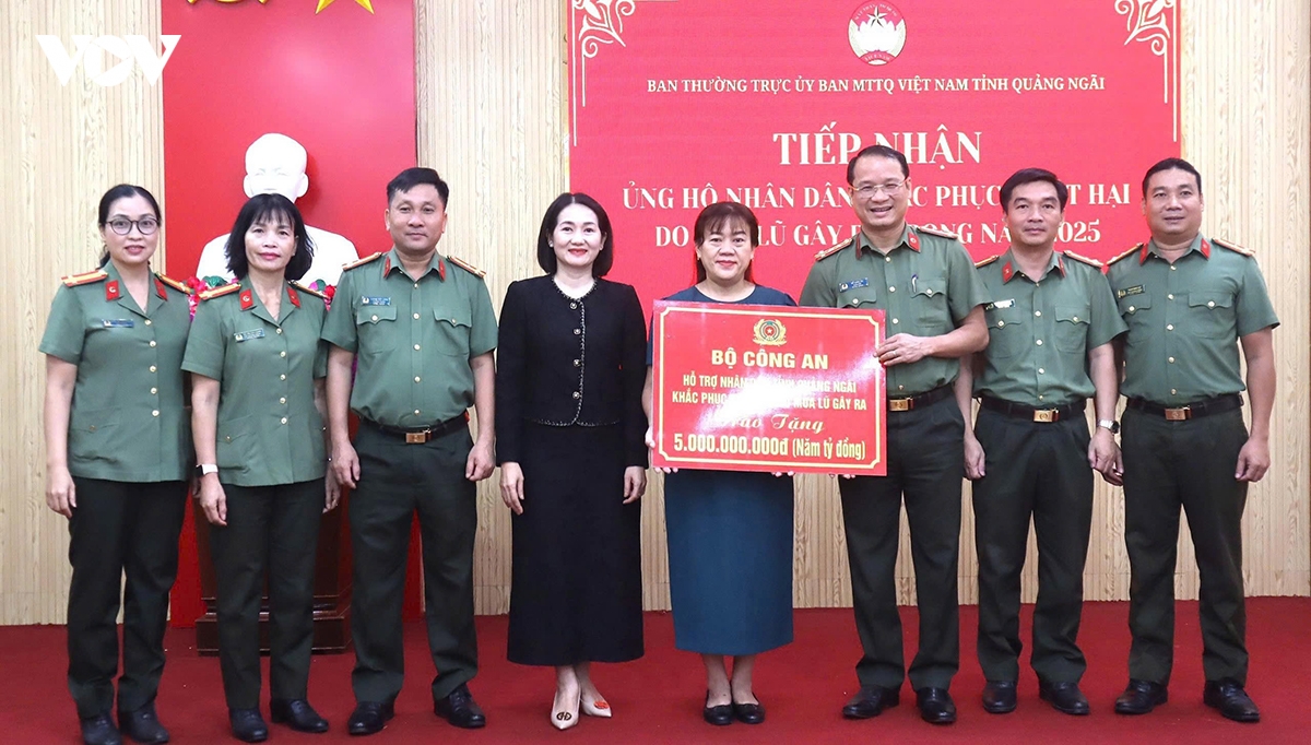 ho tro tinh quang ngai, vinh long khac phuc hau qua mua bao hinh anh 2