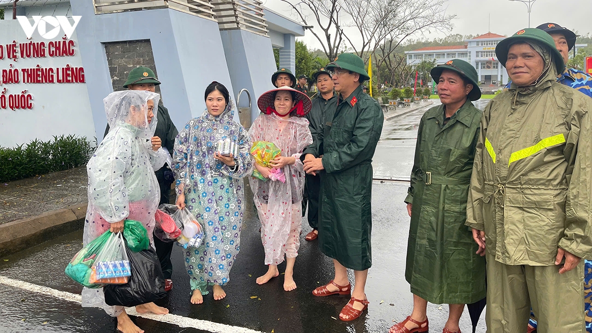 hon 12.300 can bo, chien si ung pho voi mua lu tai Dak lak hinh anh 1