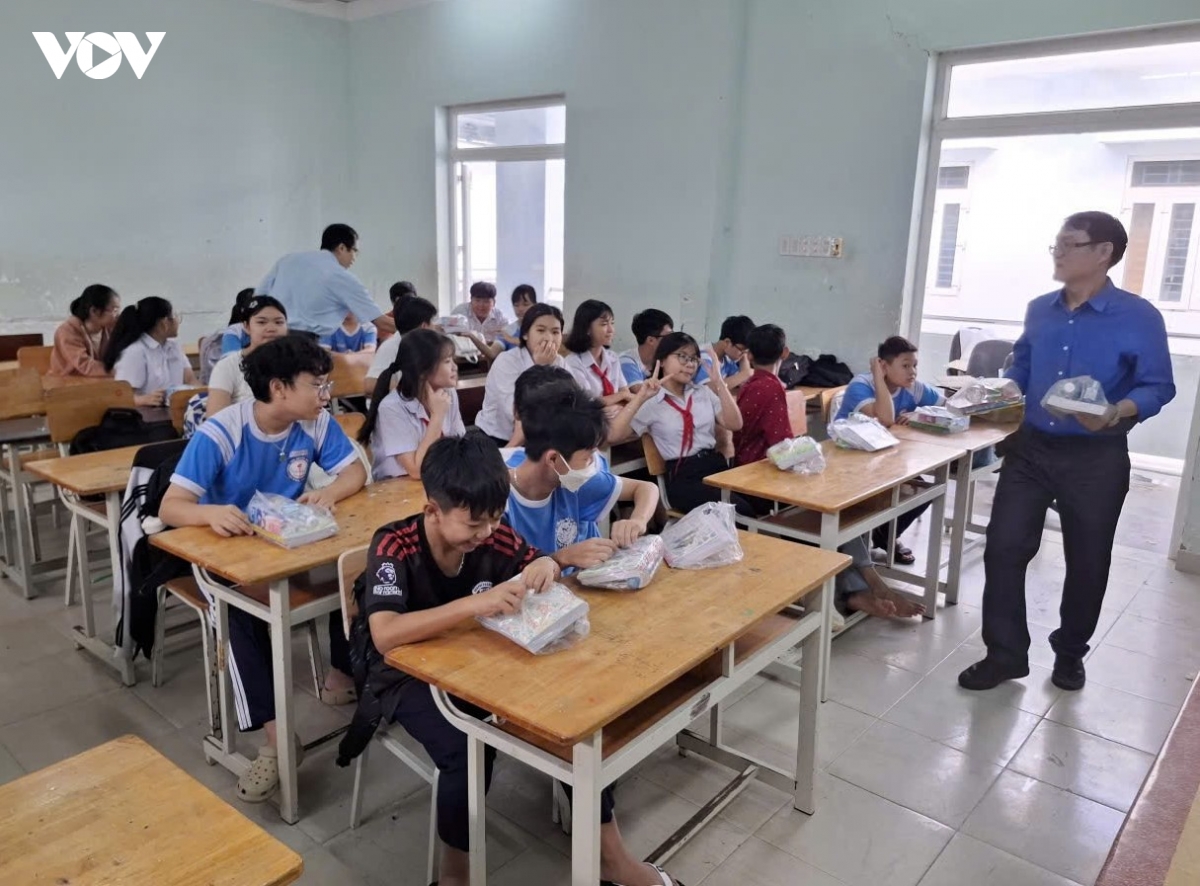 khanh hoa mo lai truong hoc, tung buoc hoi sinh sau lu du hinh anh 2
