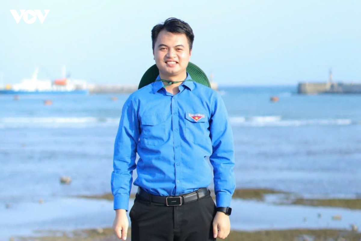 hoc sinh gioi quoc gia 3 lan thi dai hoc, tro thanh thu khoa o tuoi gan 30 hinh anh 3