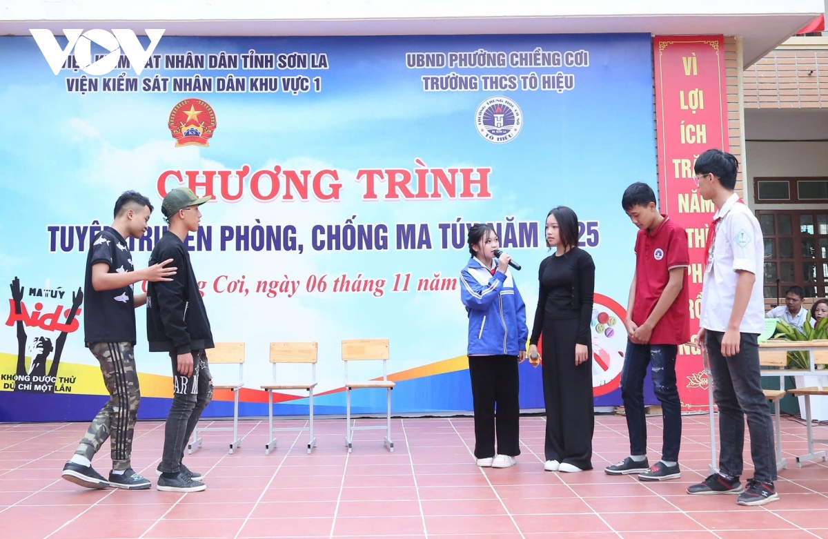 tinh mien nui son la chung tay day lui ma tuy trong hoc duong hinh anh 1