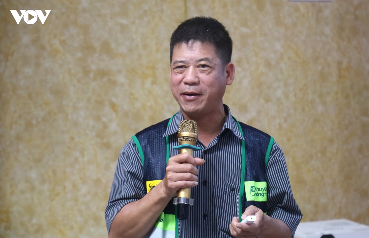 khuyen nong dong hanh voi nguoi dan khoi phuc san xuat sau mua lu hinh anh 4