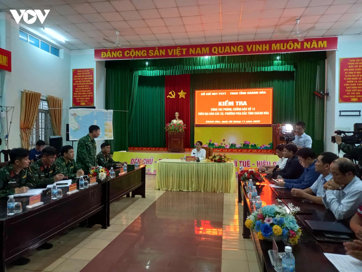 bi thu khanh hoa Dam bao luong thuc, thuc pham cho dan tranh tru bao so 13 hinh anh 1