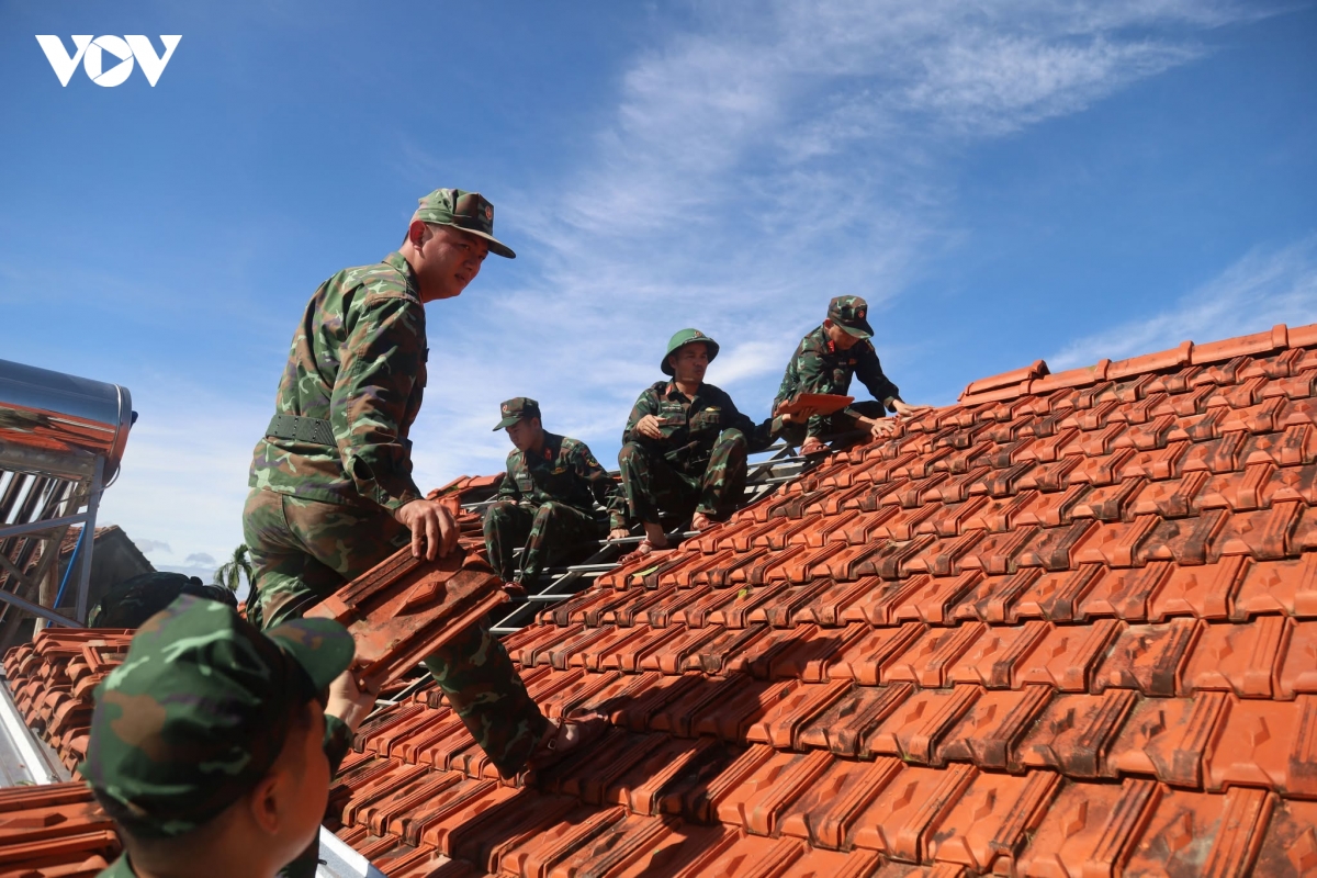 quang ngai gap rut khac phuc hau qua bao so 13 va loc xoay hinh anh 2
