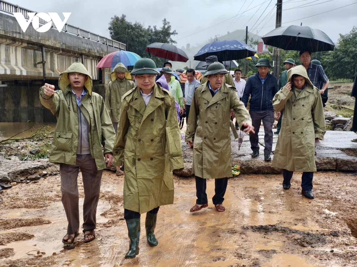 Lãnh đạo tỉnh Đắk Lắk trực tiếp kiểm tra vùng thiệt hại do mưa lũ