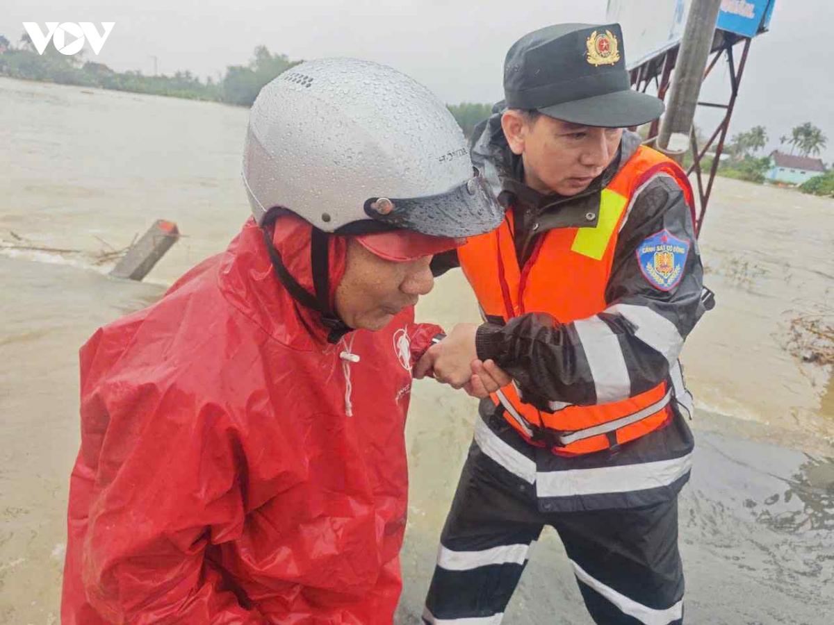 trung doan cscD tay nguyen chung tay dung lai binh yen cho vung lu Dak lak hinh anh 4