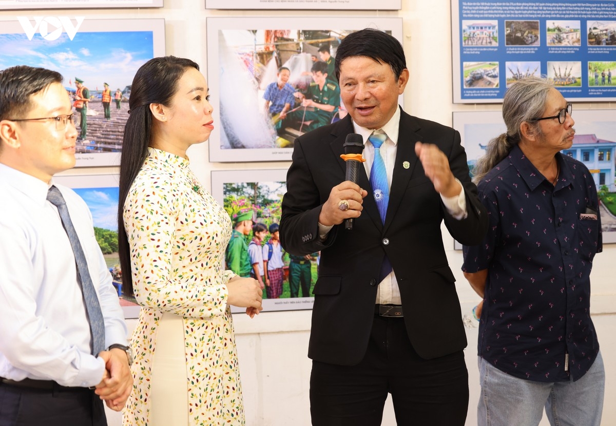 ton vinh cac tac pham nhiep anh ve hoc tap va lam theo tu tuong, dao duc bac ho hinh anh 1