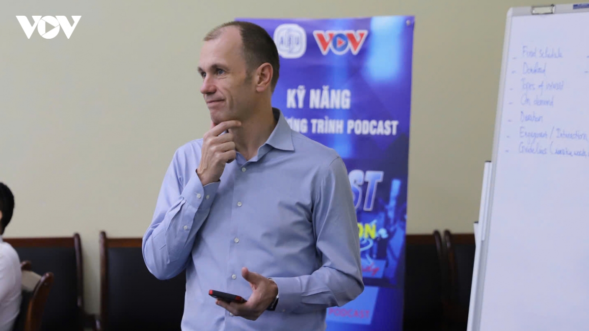 vov tap huan ky nang podcast cung chuyen gia abu va thaipbs hinh anh 3