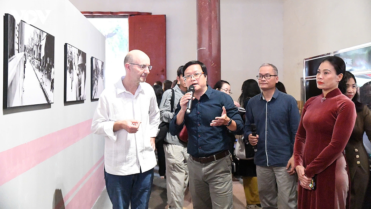 khai mac su kien nhiep anh quoc te photo hanoi 25 biennale hinh anh 2
