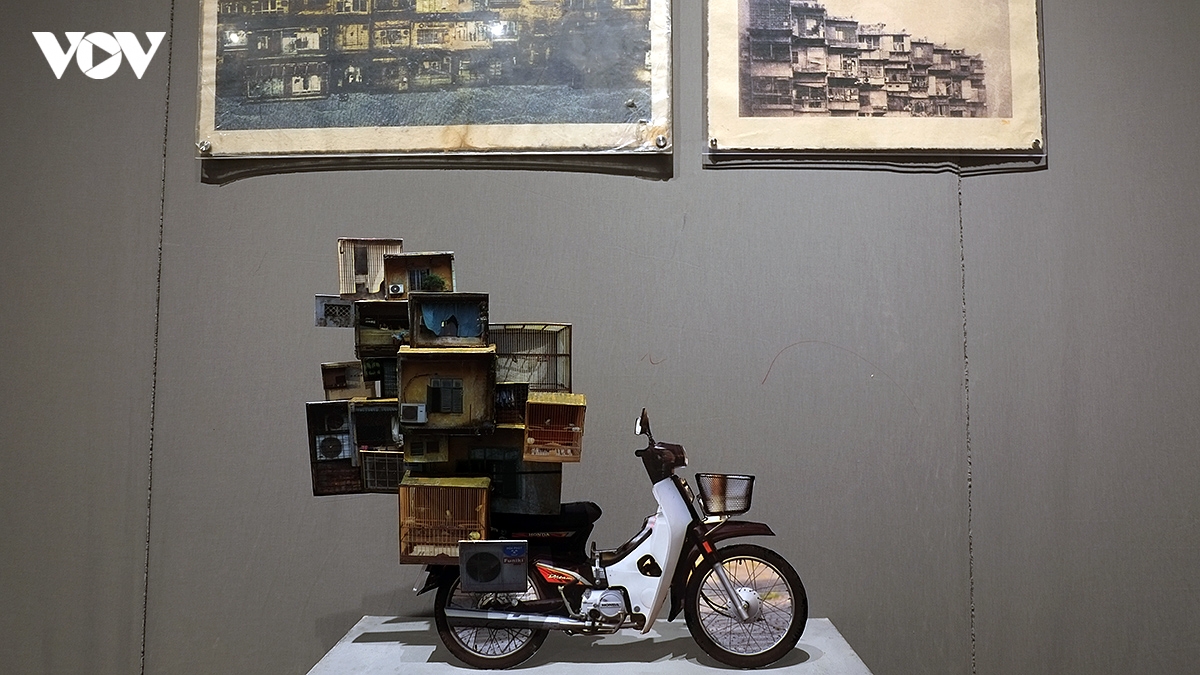 photo hanoi 25 biennale bua tiec thi giac da sac mau, khong bien gioi hinh anh 7