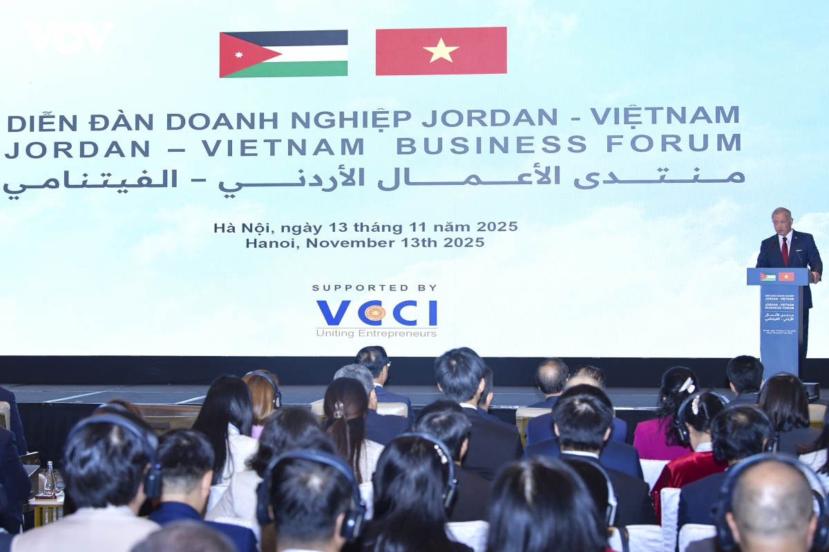 quoc vuong jordan va pho thu tuong bui thanh son du dien dan doanh nghiep 2 nuoc hinh anh 2