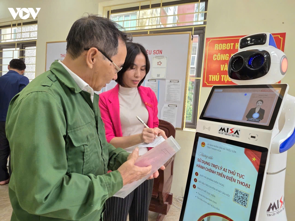 cu the hoa nghi quyet dai hoi Dang bang can bo robot ai hinh anh 2