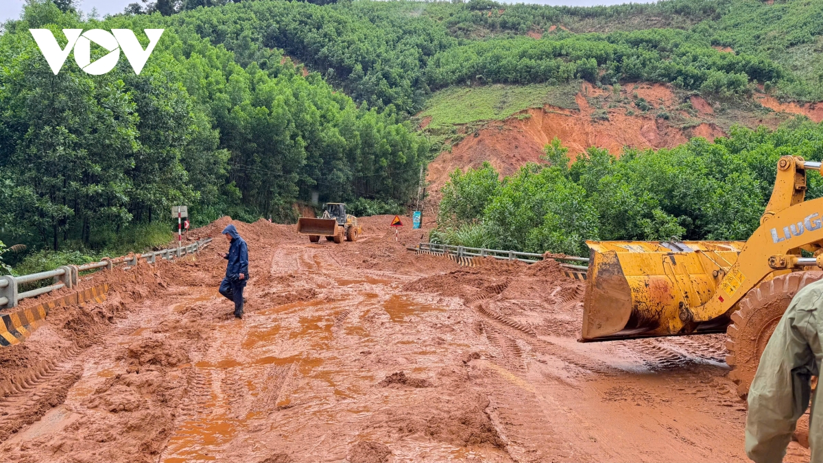 Vẫn còn 50 vị trí tắc đường ở khu vực miền Trung