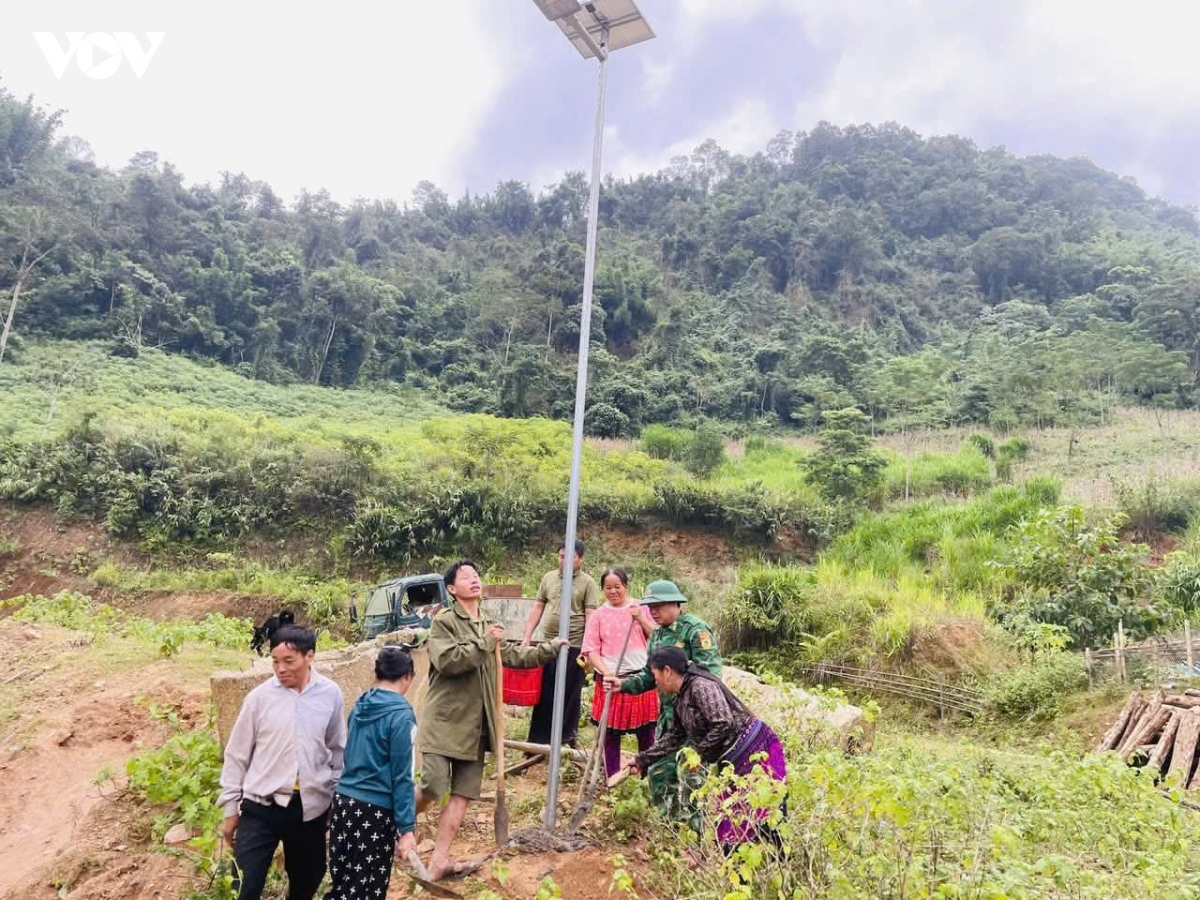 thap sang vung bien bang mo hoi va trai tim nguoi linh hinh anh 1