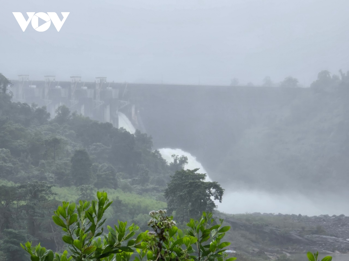 Đà Nẵng yêu cầu thủy điện hạ mực nước ứng phó lũ chồng lũ
