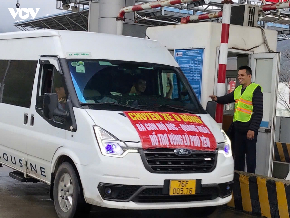 mien phi duong bo cho cac doan xe cuu tro dong bao vung lu mien trung - tay nguyen hinh anh 2