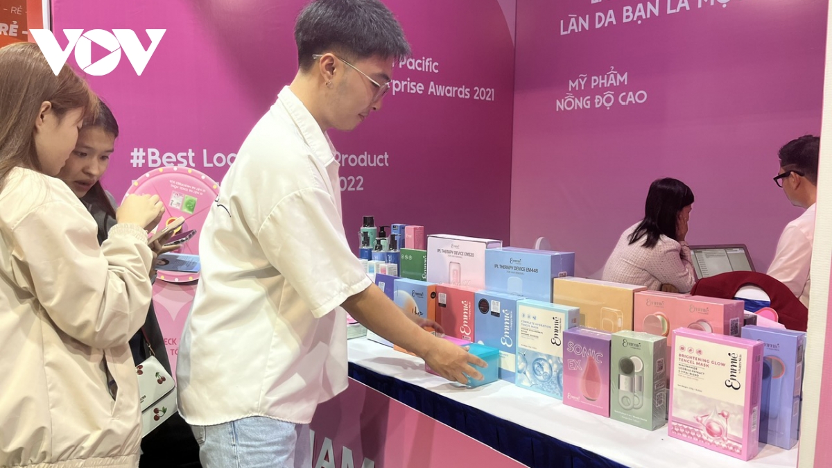 uy ban canh tranh quoc gia canh bao bay chi phi an khi mua sam online hinh anh 1