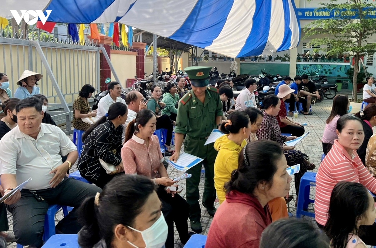 huong ung ngay phap luat viet nam bang phien toa gia dinh o tp. hcm hinh anh 1
