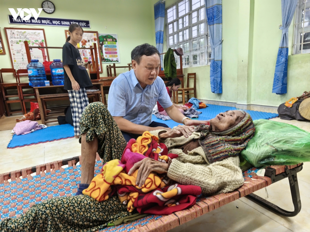 nguoi dan Dak lak an toan trong khu tru bao, hau can day du hinh anh 2