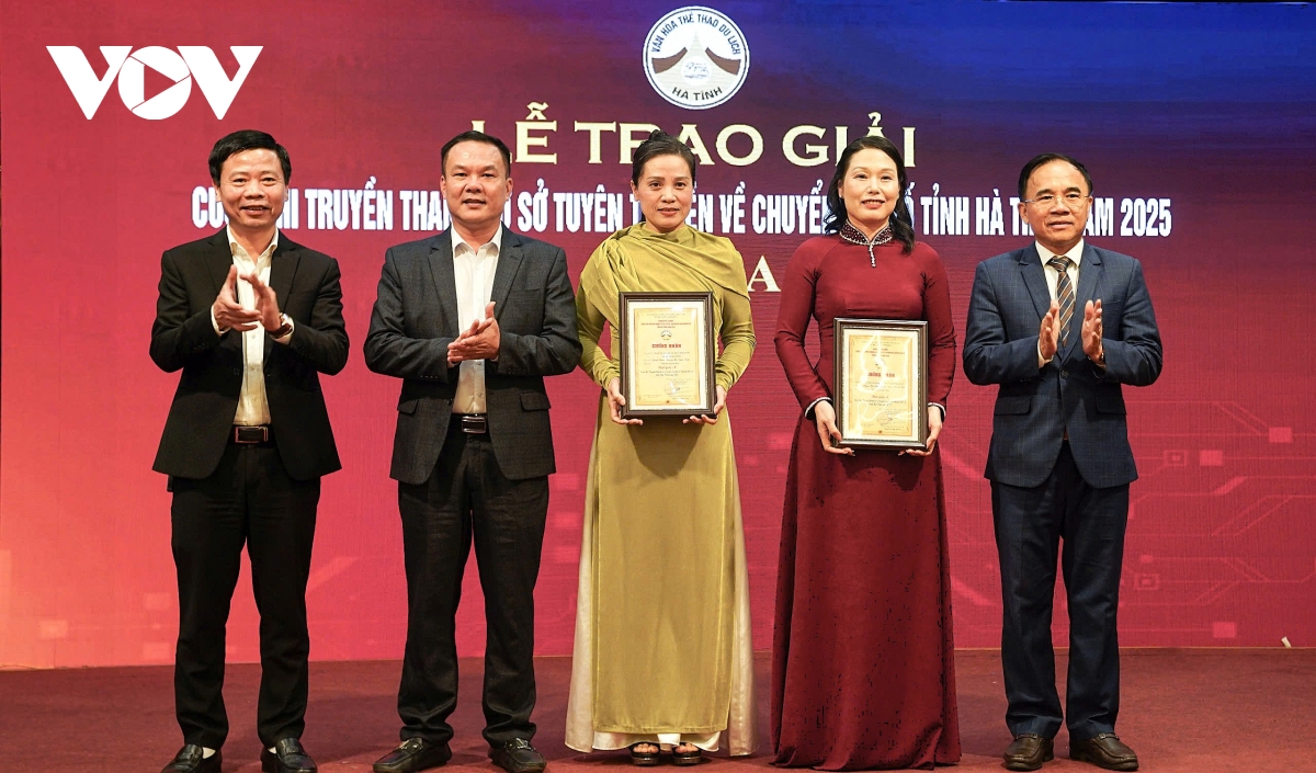 Hà Tĩnh trao 2 giải A cuộc thi truyền thanh cơ sở tuyên truyền về chuyển đổi số