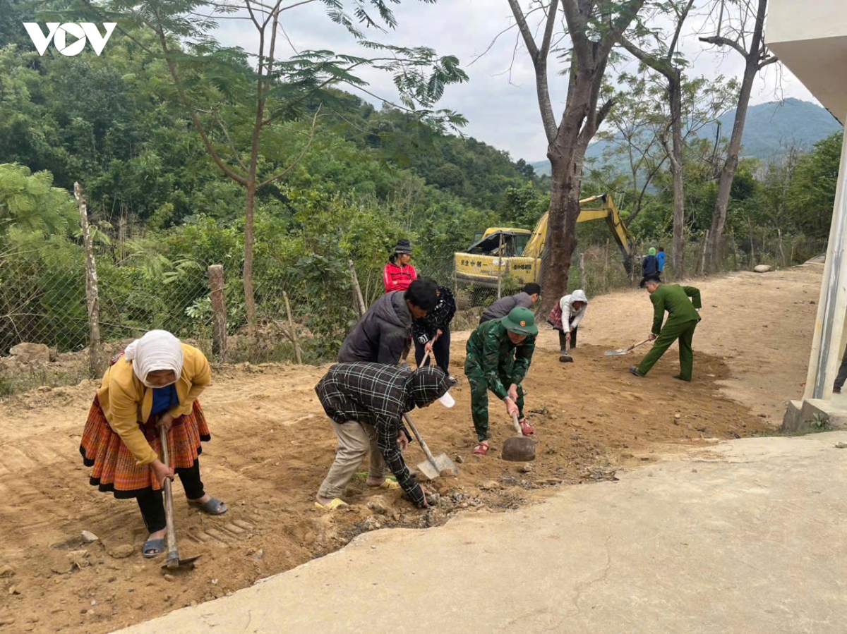 thap sang nhung ban lang vung bien bang suc linh quan ham xanh hinh anh 11
