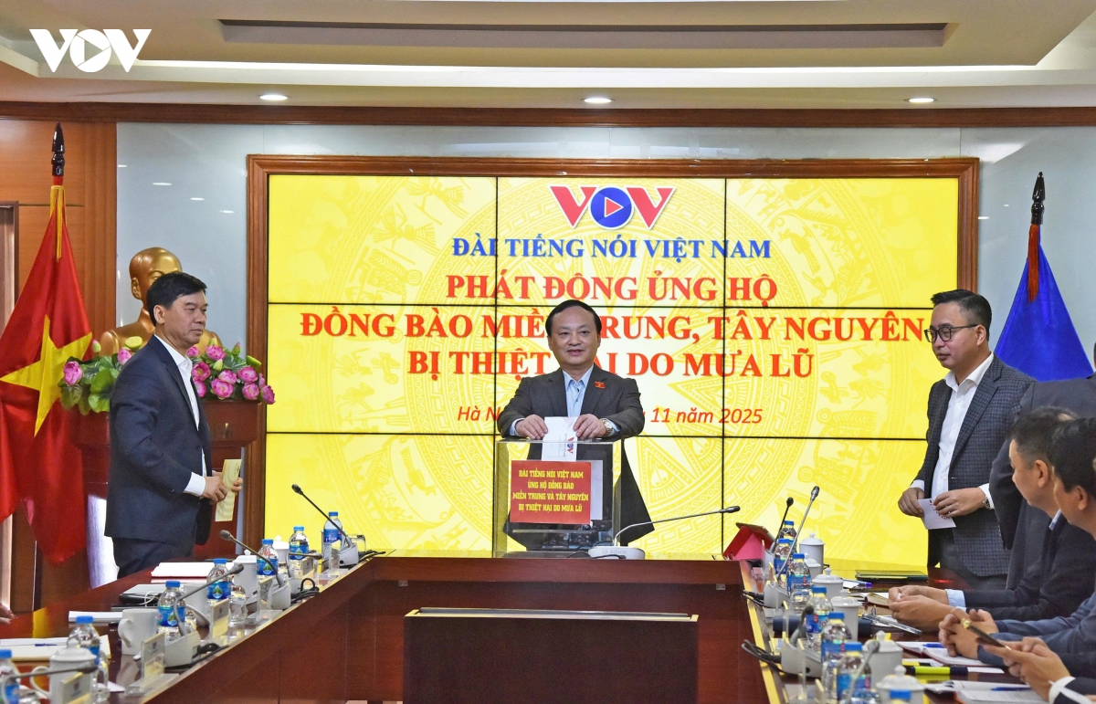 vov phat dong ung ho dong bao mien trung - tay nguyen bi thiet hai do mua lu hinh anh 2