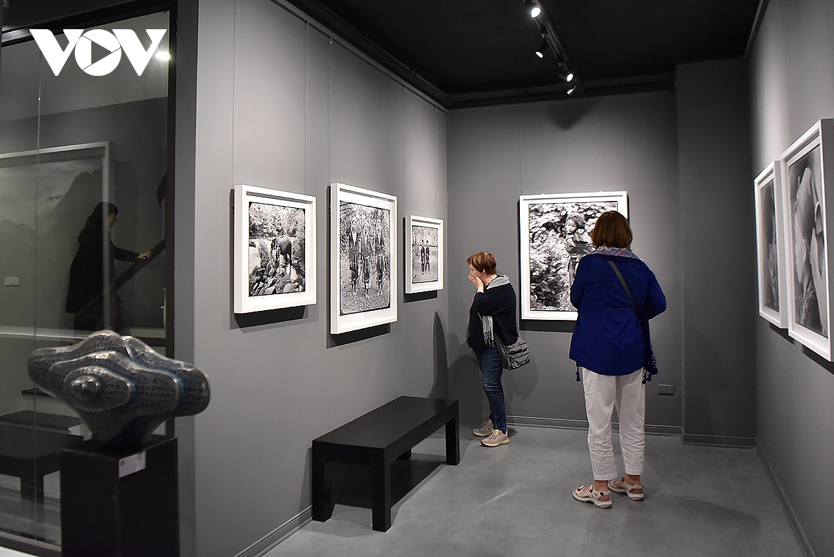 viet nam sau sac va dung di qua ong kinh nhiep anh cua peter steinhauer hinh anh 4