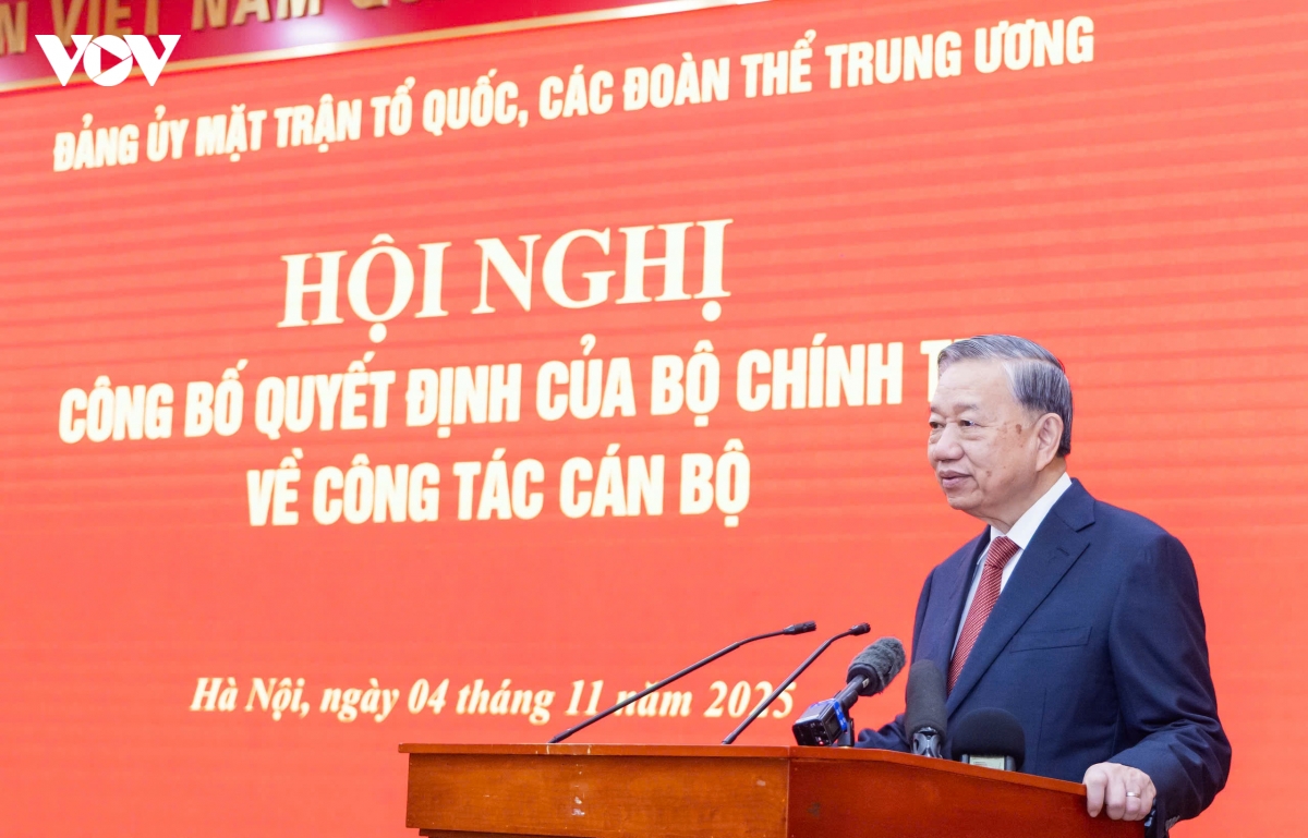 ba bui thi minh hoai lam bi thu Dang uy mat tran to quoc, cac doan the trung uong hinh anh 2