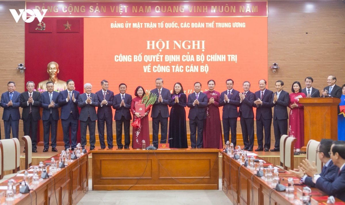 ba bui thi minh hoai lam bi thu Dang uy mat tran to quoc, cac doan the trung uong hinh anh 3