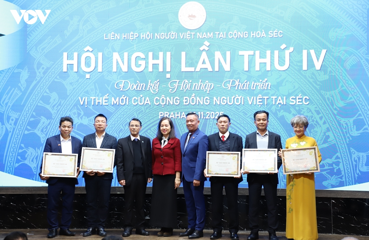 hoi nghi lien hiep hoi nguoi viet tai sec Doan ket - hoi nhap - phat trien hinh anh 3