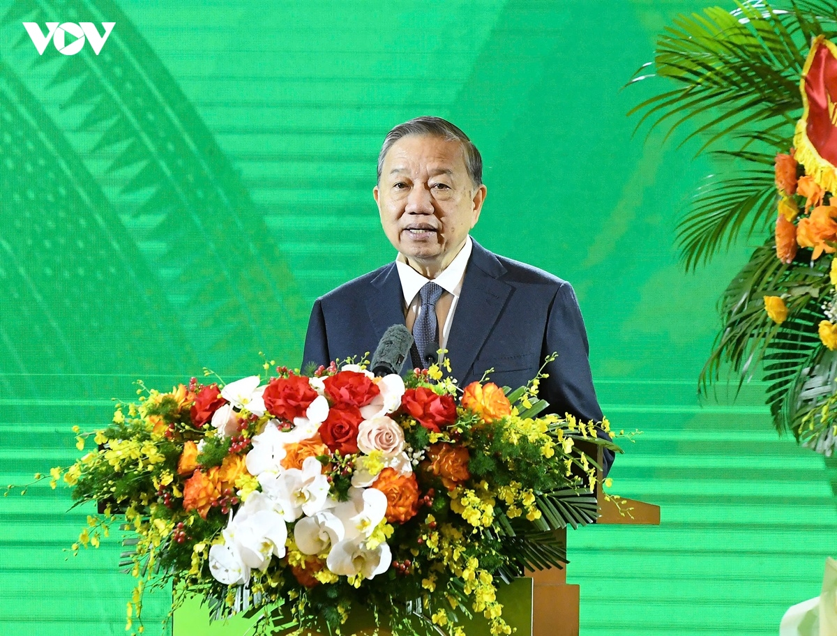 tong bi thu Dua khoa hoc cong nghe vao trung tam cua san xuat nong nghiep hinh anh 3