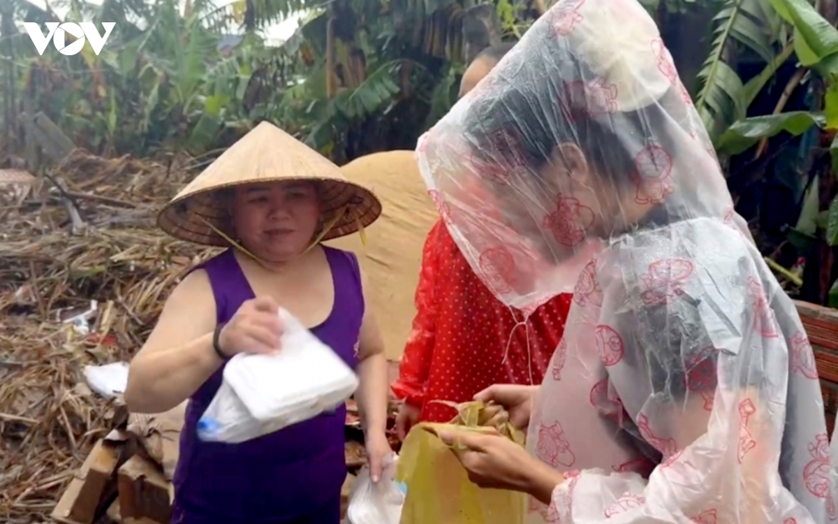 nhung hop com nghia tinh tiep suc vung lu Dak lak hinh anh 3