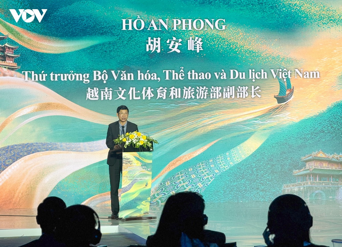 xuc tien cac tuyen du lich moi den tinh chiet giang, trung quoc hinh anh 1