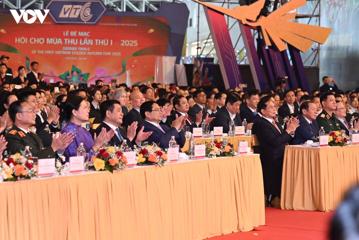 thu tuong keu goi cong dong doanh nghiep chung tay ung ho dong bao lu lut hinh anh 1