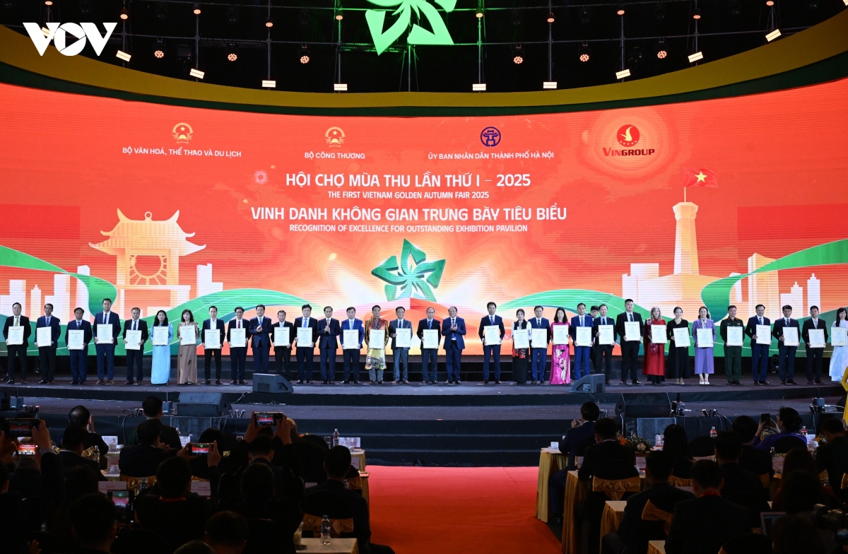 thu tuong keu goi cong dong doanh nghiep chung tay ung ho dong bao lu lut hinh anh 3