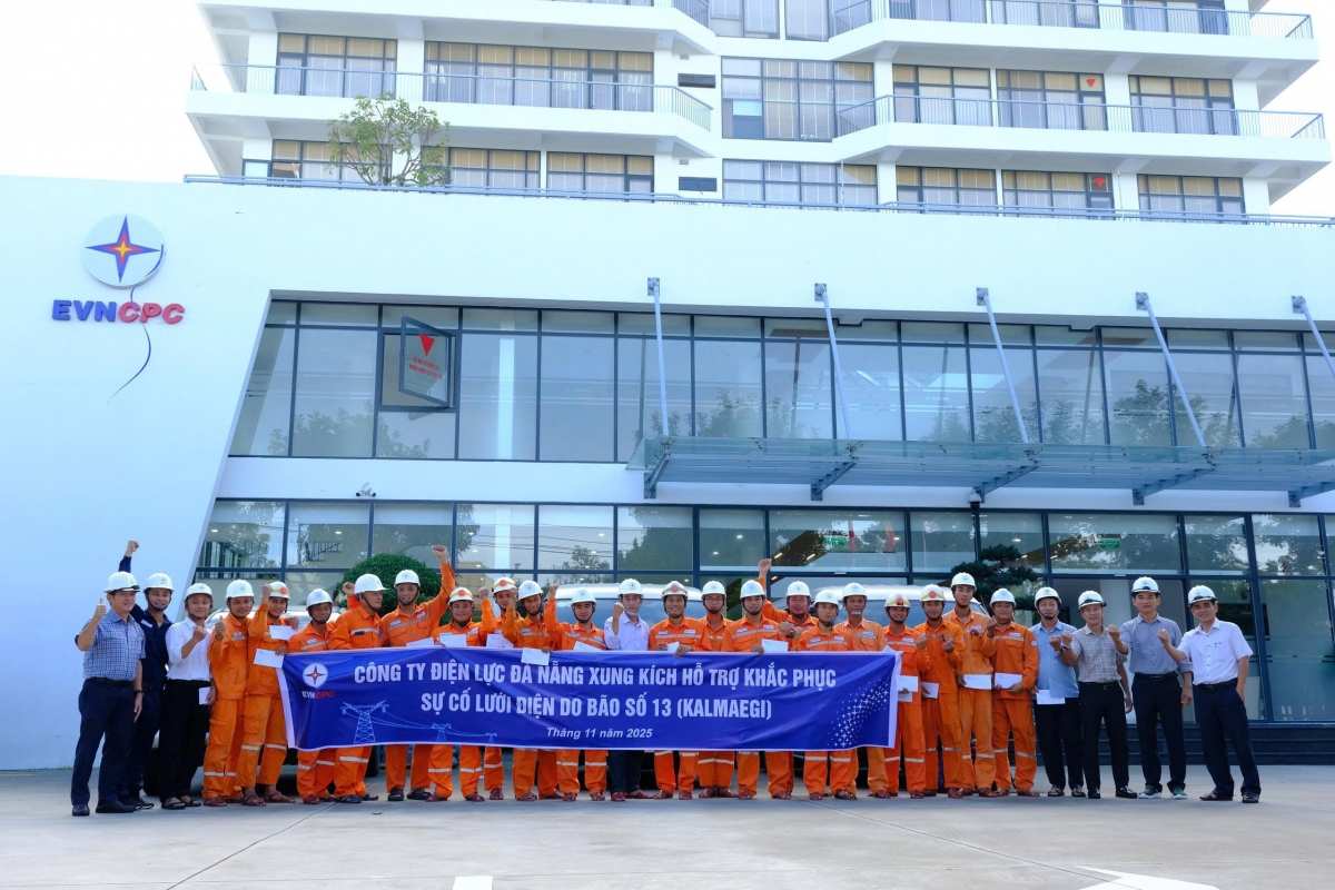 khac phuc hau qua bao so 13 1300 nhan luc ho tro cac tinh khoi phuc luoi dien hinh anh 1