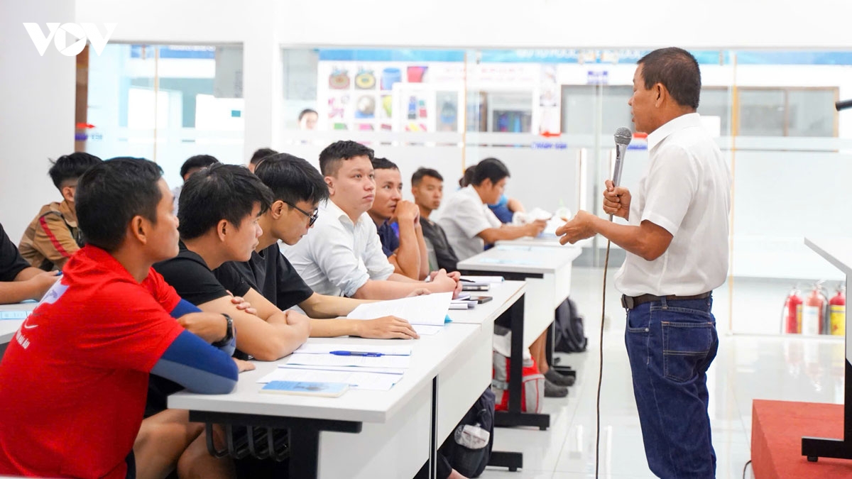 tp.hcm dao tao cuu ho vien khan cap truoc tinh trang duoi nuoc lien tuc hinh anh 1