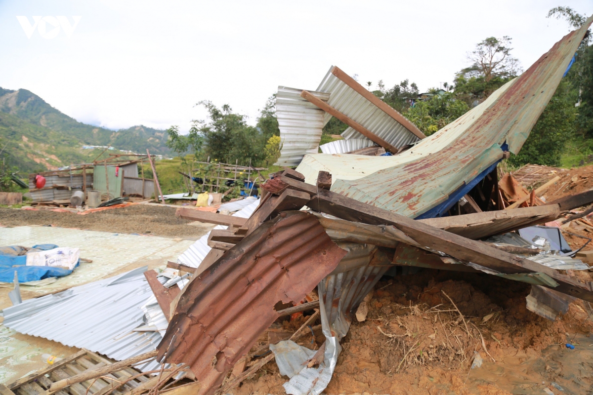 Da nang no luc khac phuc hau qua mua lu, di doi dan vung sat lo hinh anh 3
