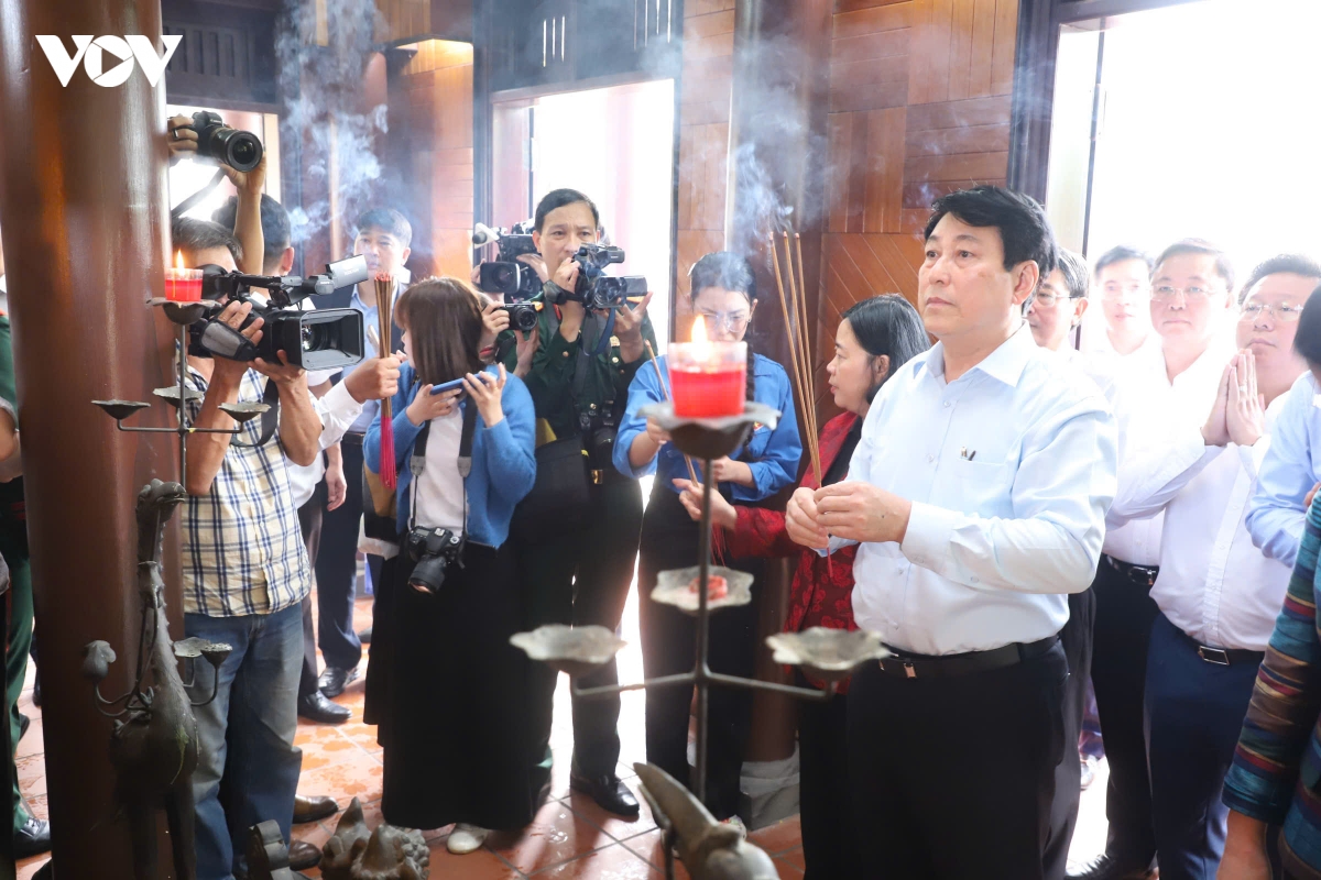 chu tich nuoc luong cuong tham hoi, dong vien ba con vung lu go noi, Da nang hinh anh 5