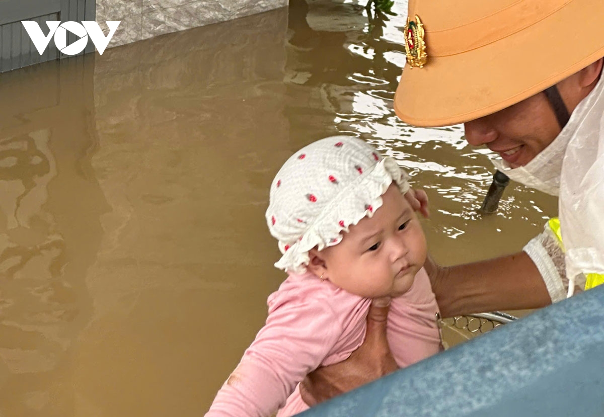 Hơn 130 cán bộ, chiến sĩ Công an Đồng Nai chi viện khẩn cấp cho vùng lũ Đắk Lắk