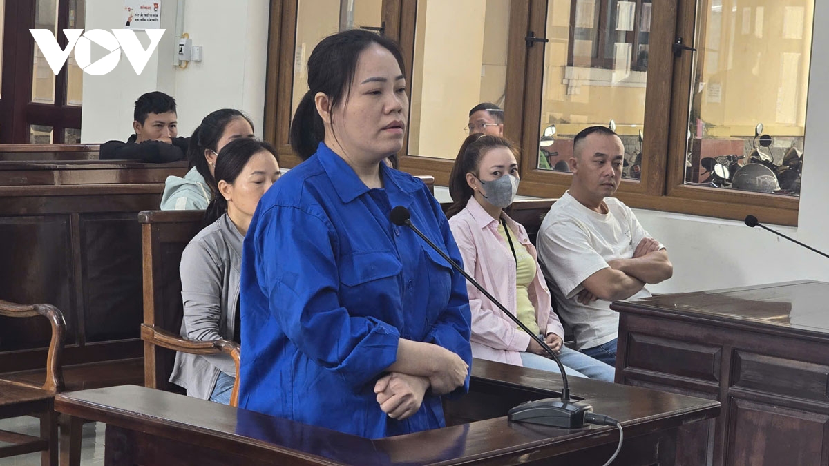 tuyen an tu hinh nguoi phu nu dau doc chong va 3 chau ruot bang xyanua hinh anh 1